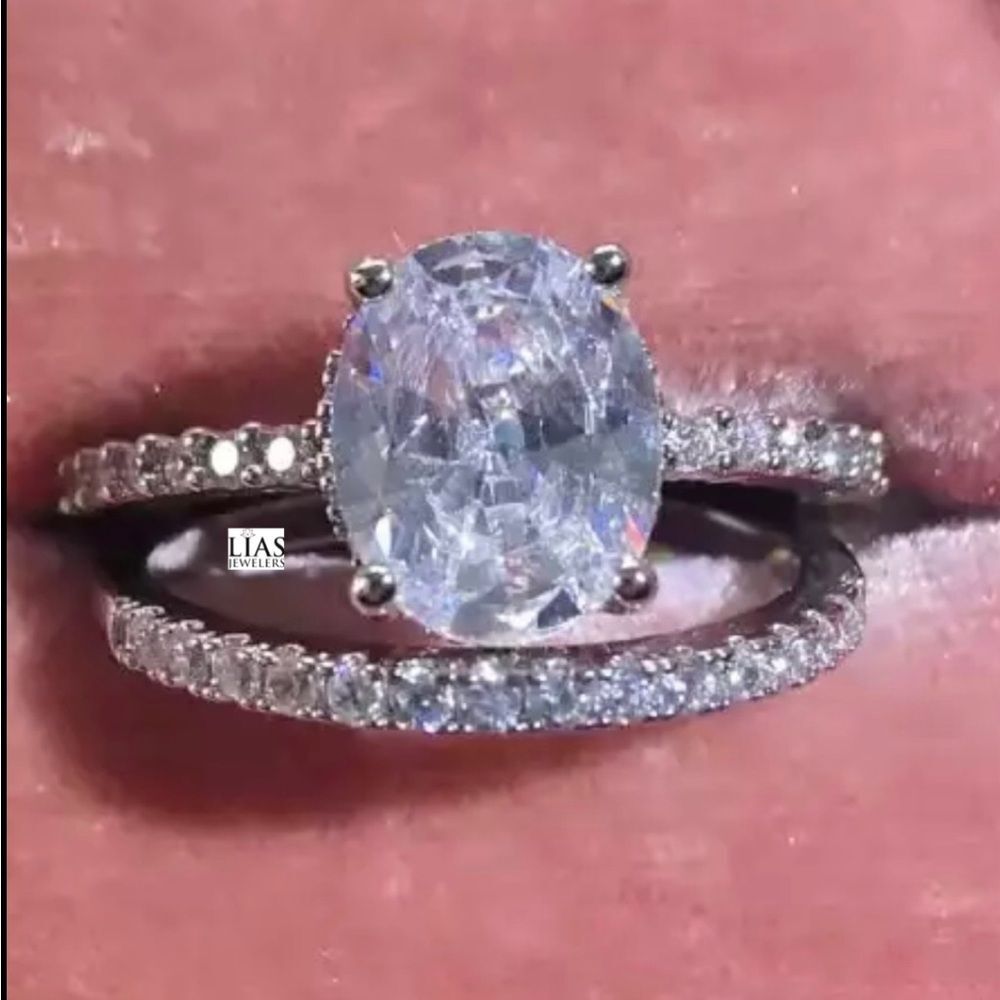 New 18k white gold wedding ring set